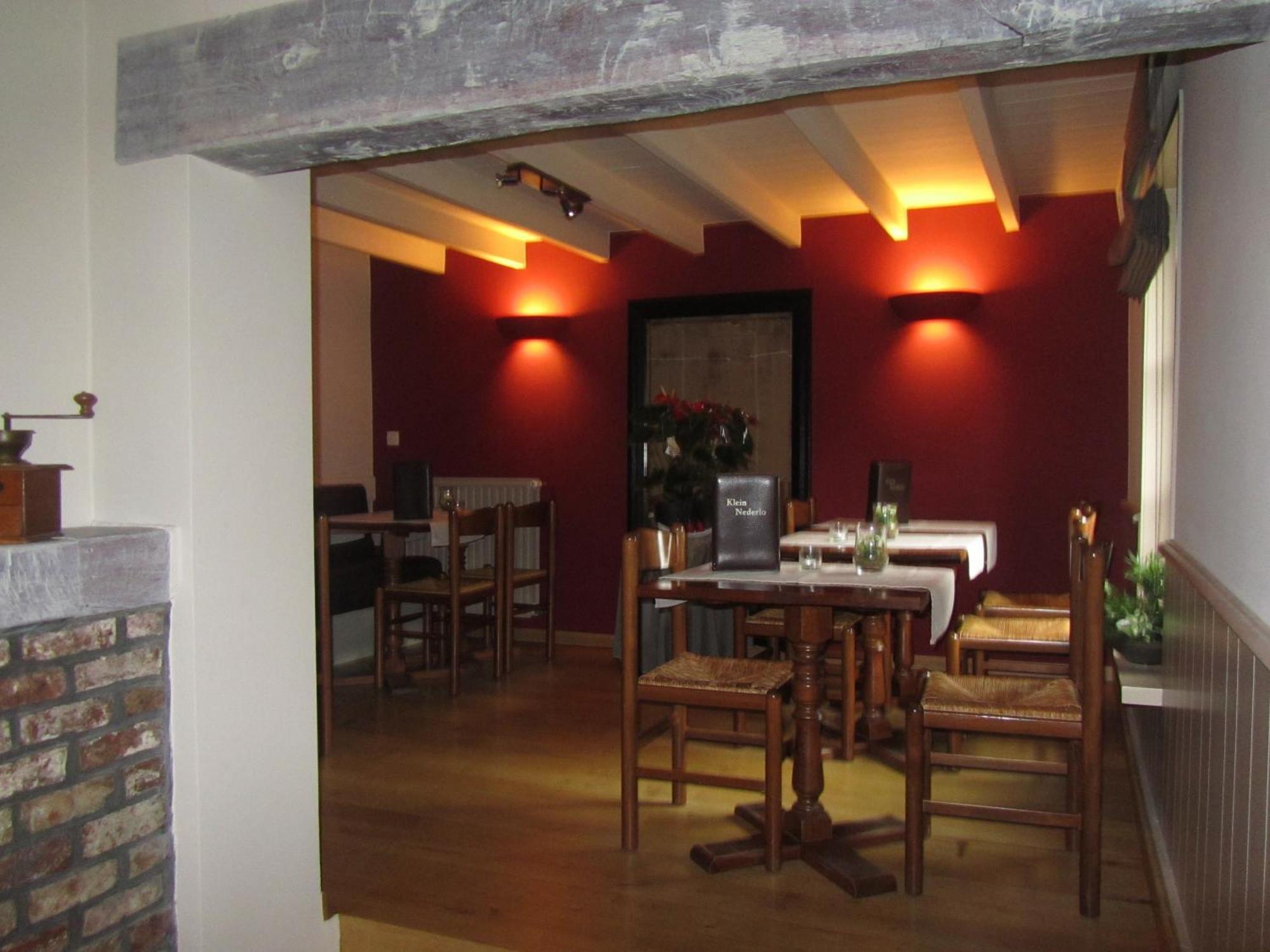 Hotel Klein Nederlo Vlezenbeek Buitenkant foto