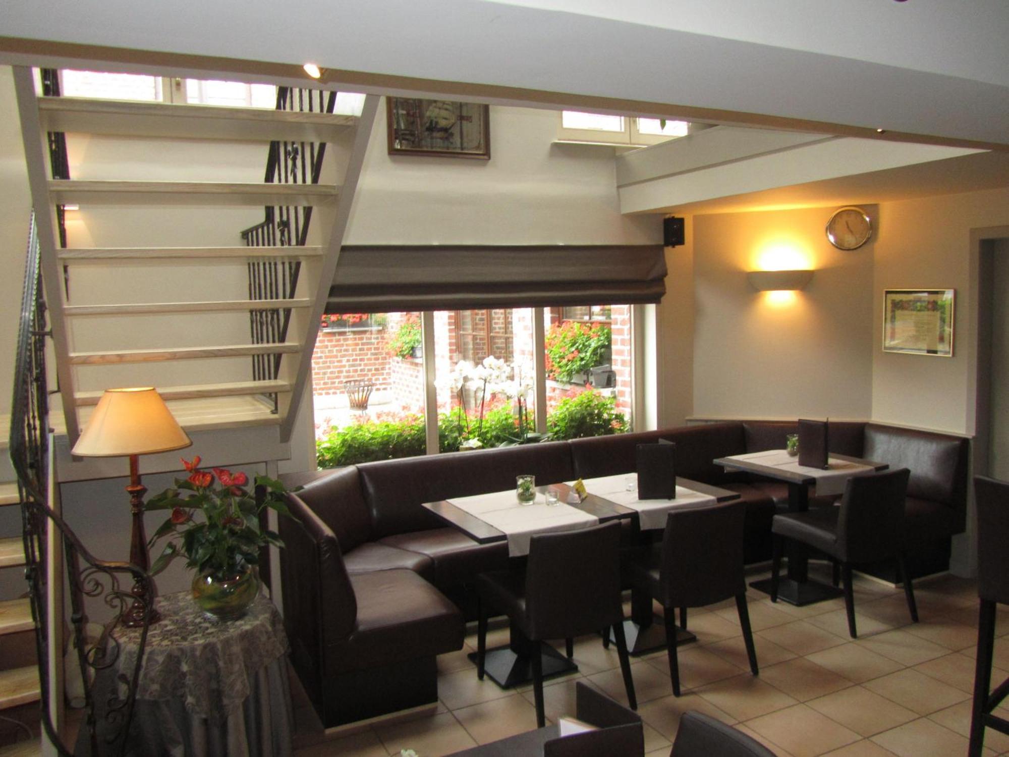 Hotel Klein Nederlo Vlezenbeek Buitenkant foto