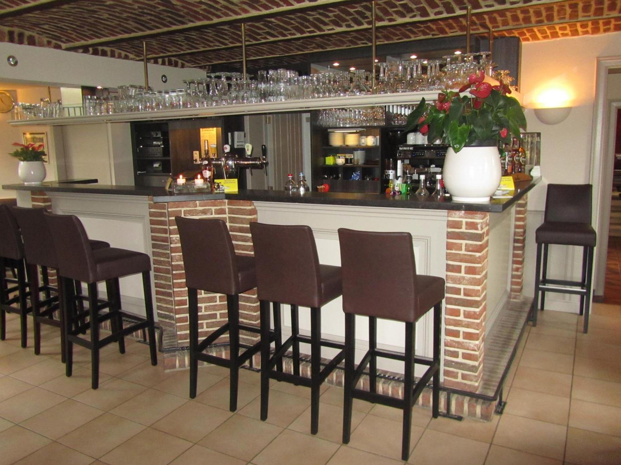 Hotel Klein Nederlo Vlezenbeek Buitenkant foto