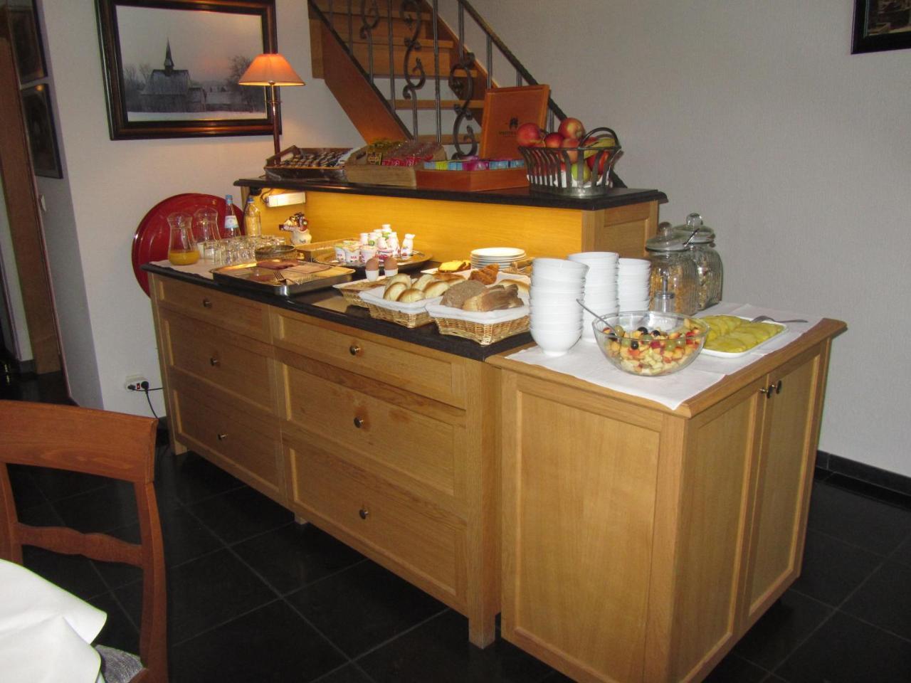 Hotel Klein Nederlo Vlezenbeek Buitenkant foto